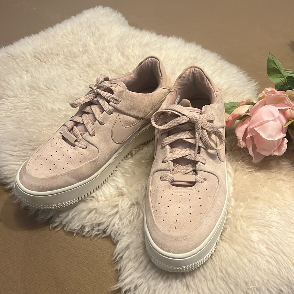 Nike Sneakers 💋💄